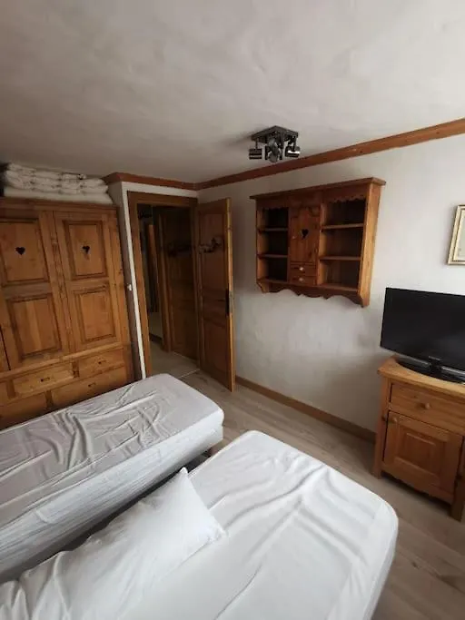 Apartment Appartement Front De Neige 1550 Courchevel France